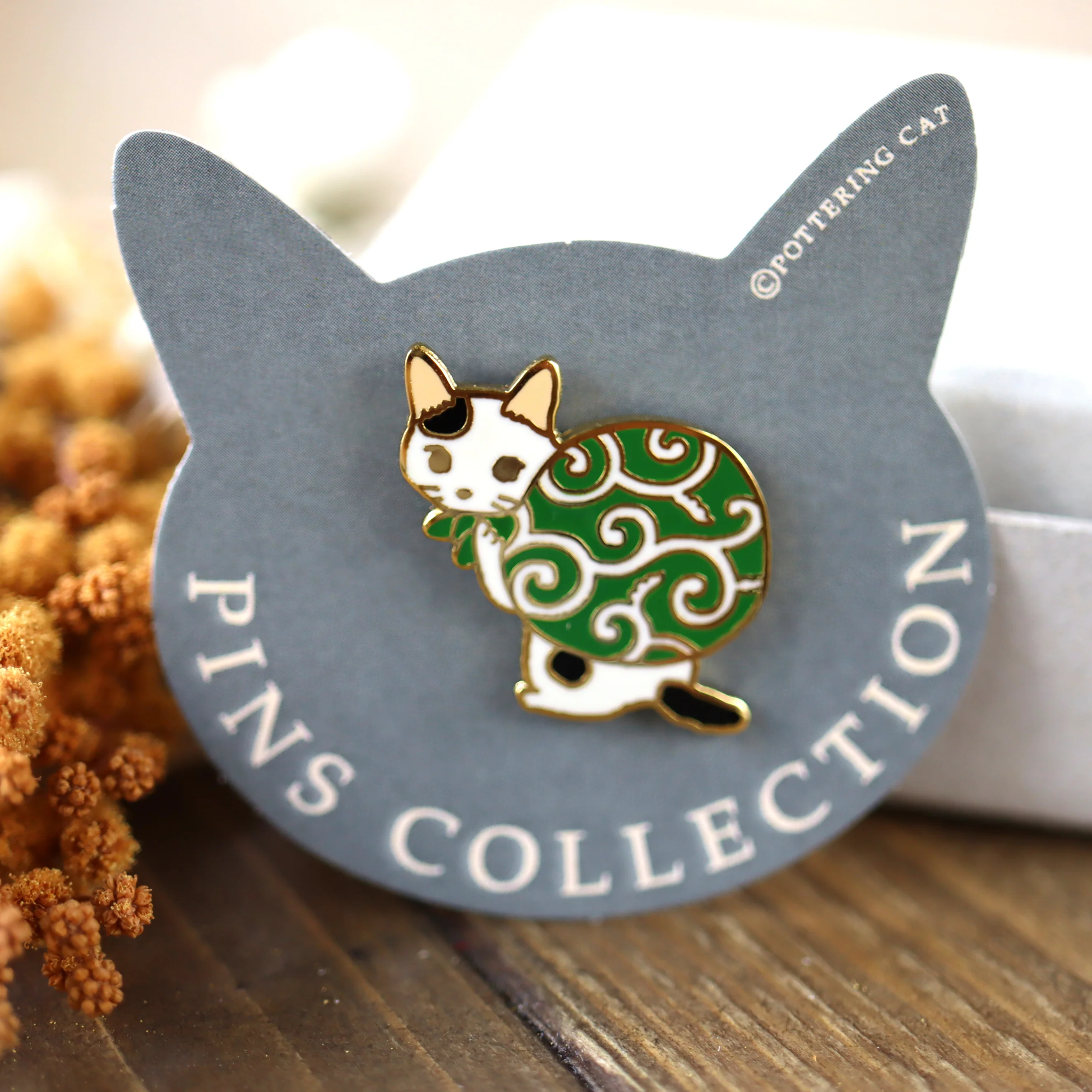 Pottering Cat / Cat Pin - Run Away