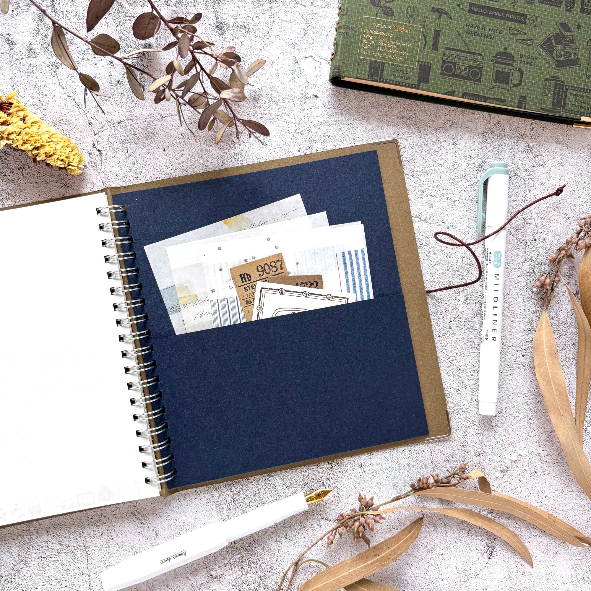 eric / Leather String-tie Notebook w/t pocket - Khaki Cover (cream paper) - Image 3
