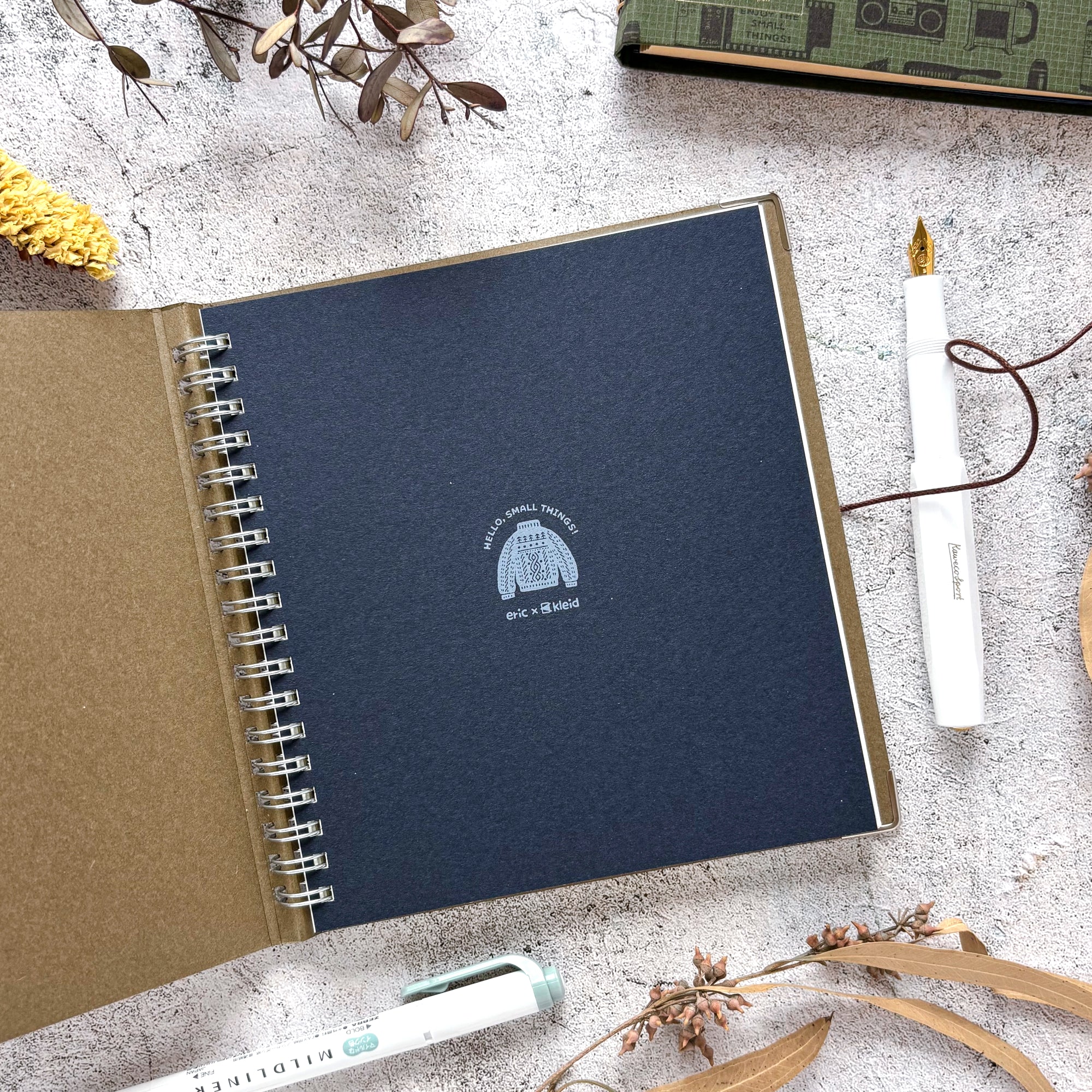 eric / Leather String-tie Notebook w/t pocket - Khaki Cover (cream paper) - Image 5