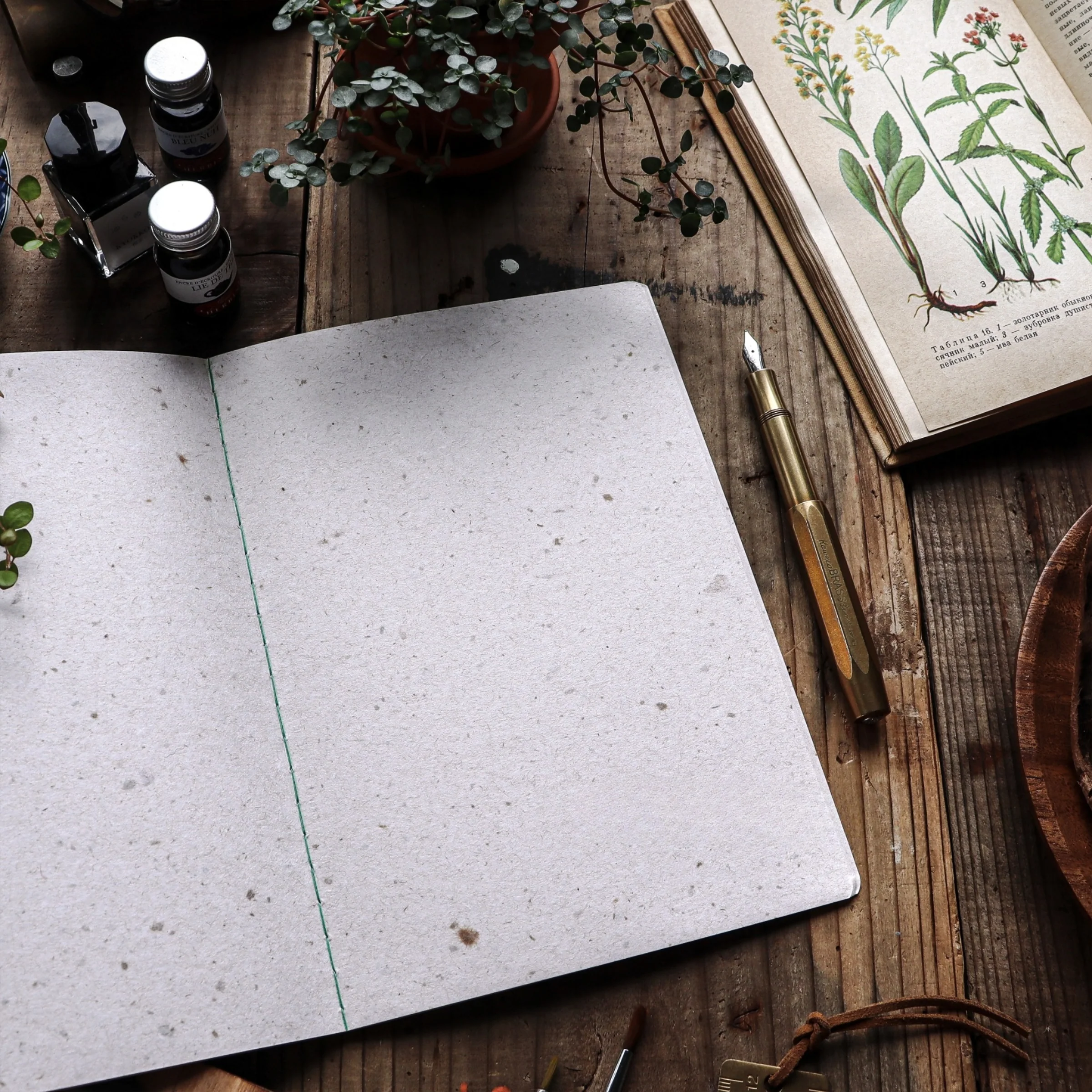 Sutenai 100% Recycled Washi Paper Notebook - Plain A5 - Image 3