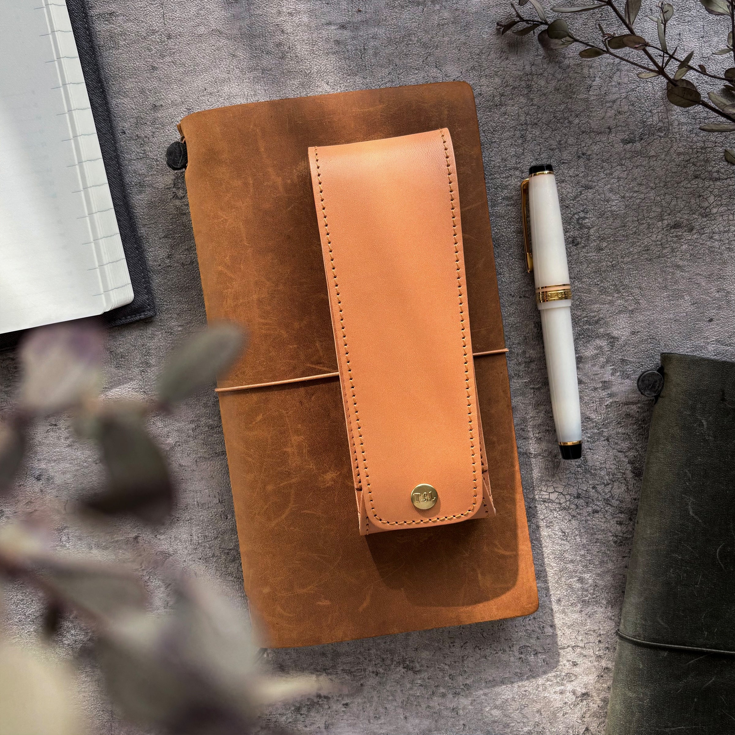 The Superior Labor / INGRASSATO Leather Fountain Pen Case - (2 Pens) - Image 30